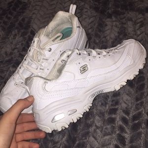 White sketchers